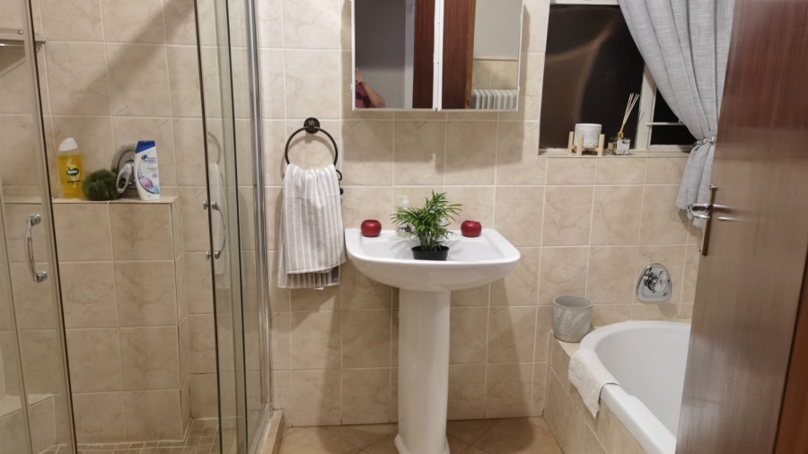 3 Bedroom Property for Sale in Flamwood North West